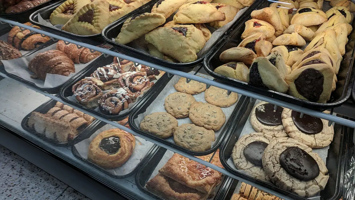 Baked By Jen – bakery in Cowes town centre